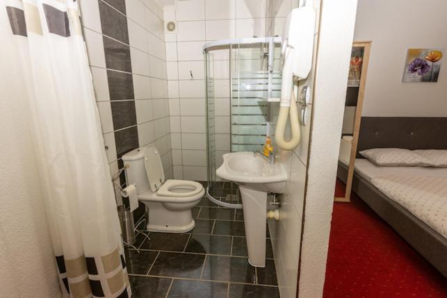 Hotel Pansion San Bihać Esterno foto