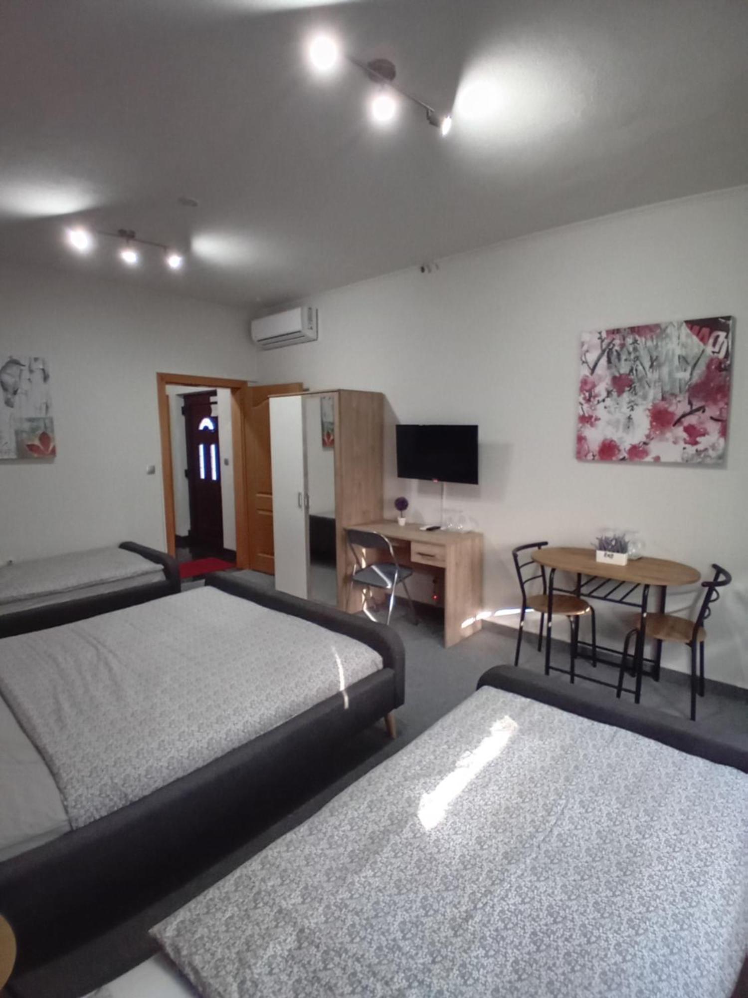 Hotel Pansion San Bihać Esterno foto